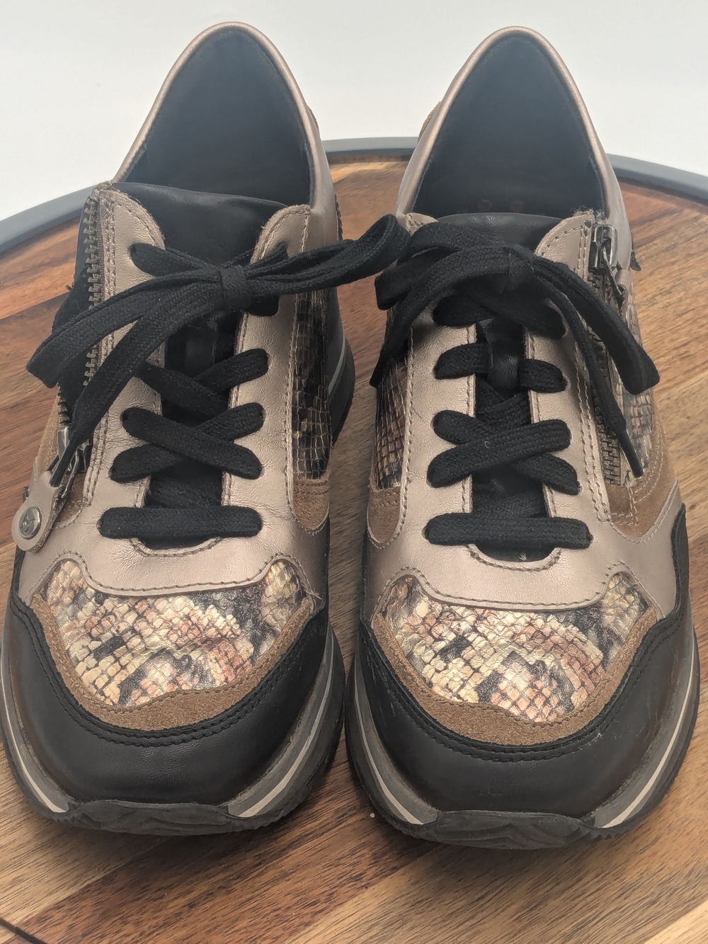 Mephisto Women’s Size 6 Leather Snakeskin Print Side Zip Comfort Sneakers